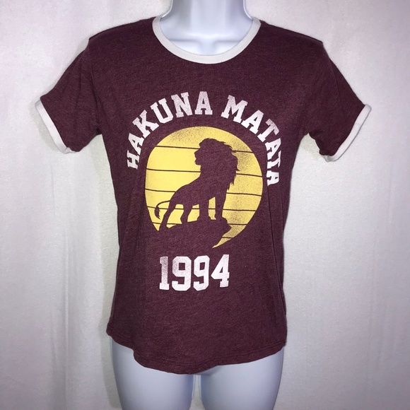 Disney Tops - Walt Disney Lion King Hakuna Matata Simba Shirt M